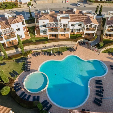 Nau Village 4*