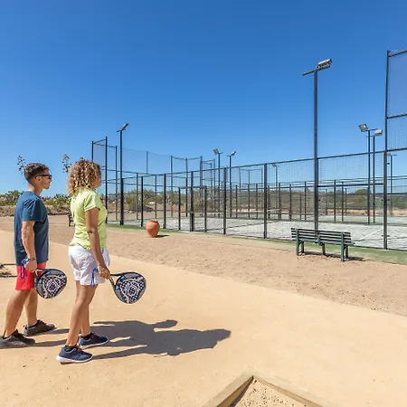 Nau Village 假日公园 4*