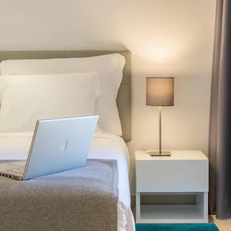 Nau Village 4*