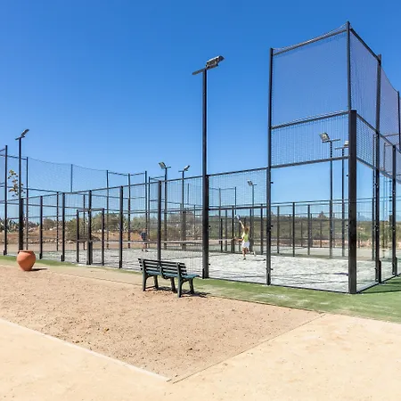 Nau Village פארק נופש 4*