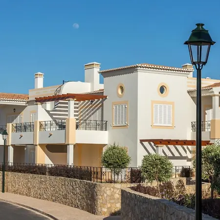 Nau Village 4*