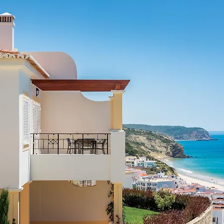 Nau Village Salema