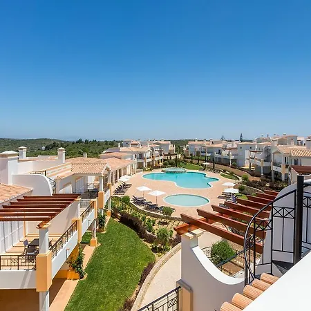 Nau Village 4*