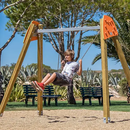 פארק נופש Nau Village 4*