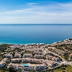 Nau Village 4*