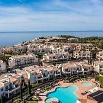 Nau Village 4*