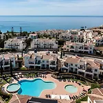 Nau Village 4*