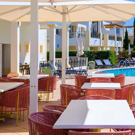 Nau Village 4*