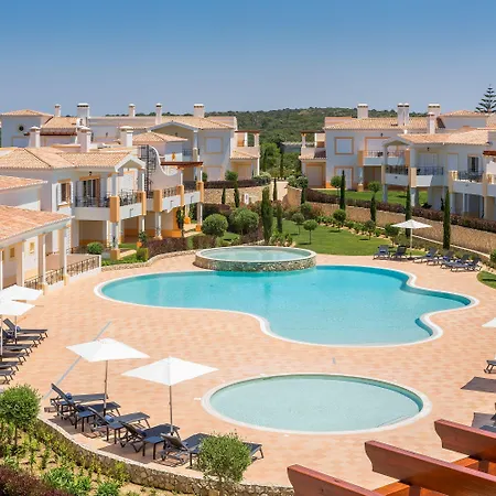 Nau Village 4*